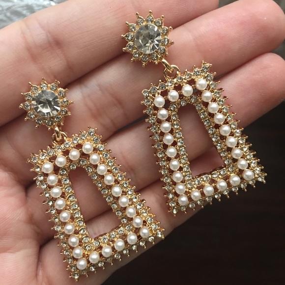 SOLD OUT Gold Pearl Rhinestone Drop Earrings - Picture 4 of 6